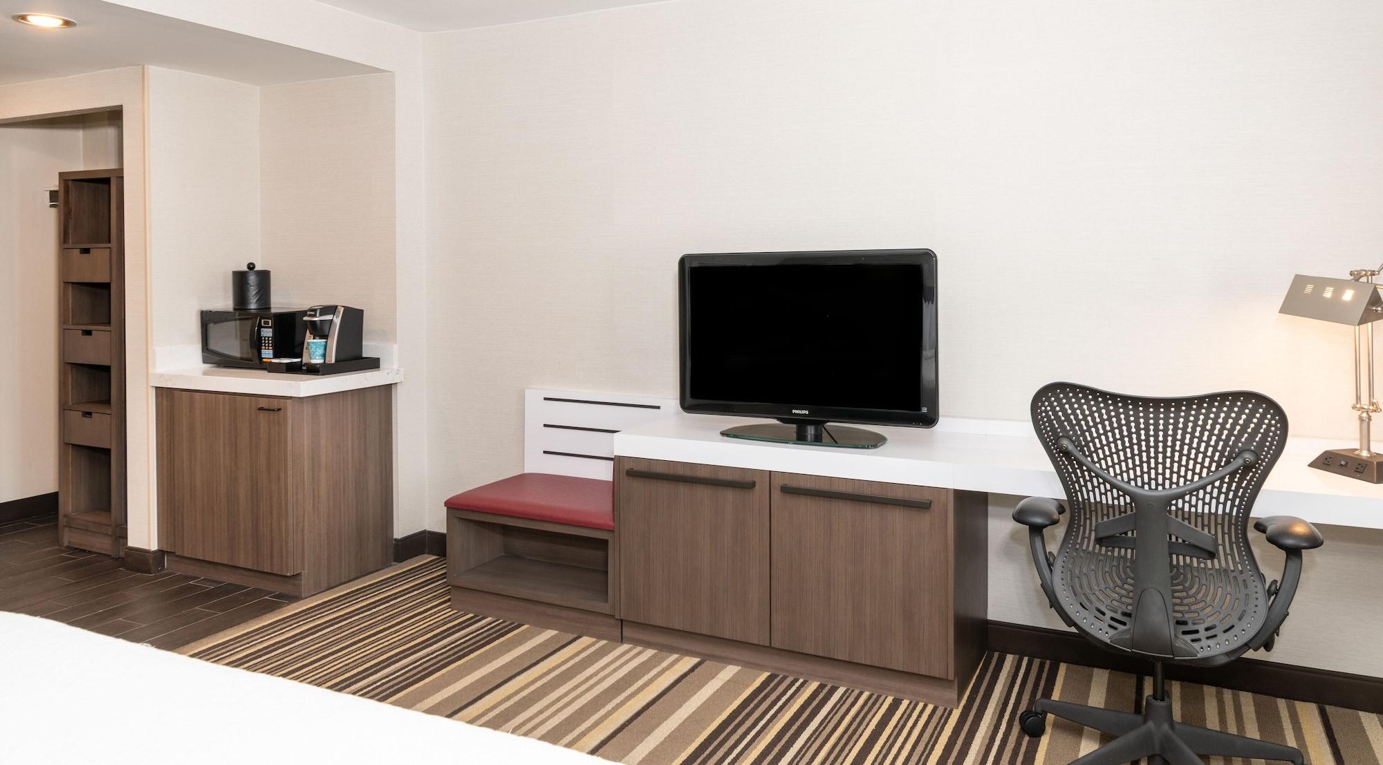 Hilton Garden Philadelphia-fort Washington Hotel