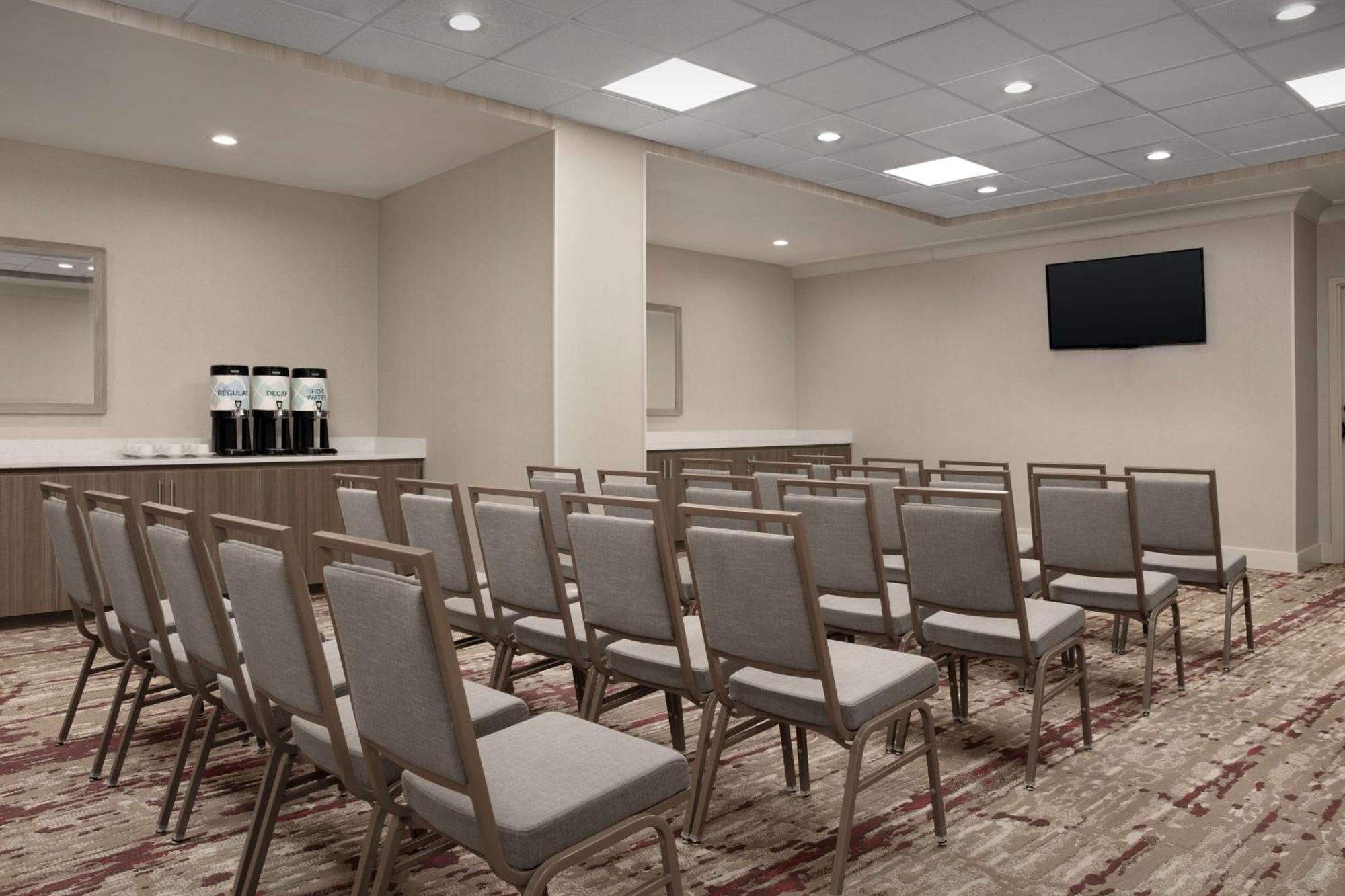 Hotel Hilton Garden Philadelphia-fort Washington 3*