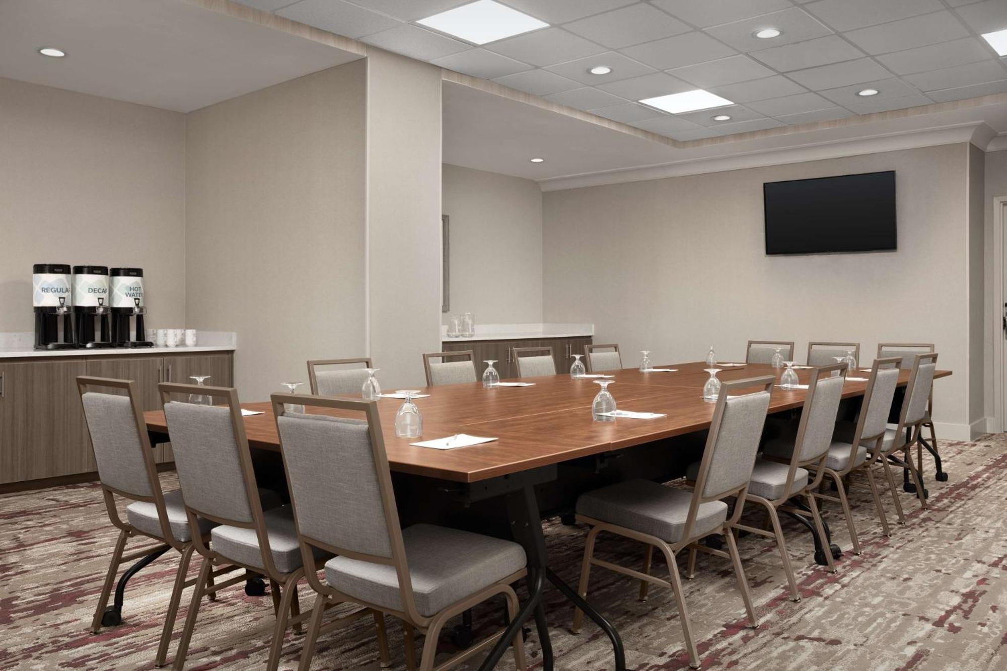 Hilton Garden Philadelphia-fort Washington Hotel 3*