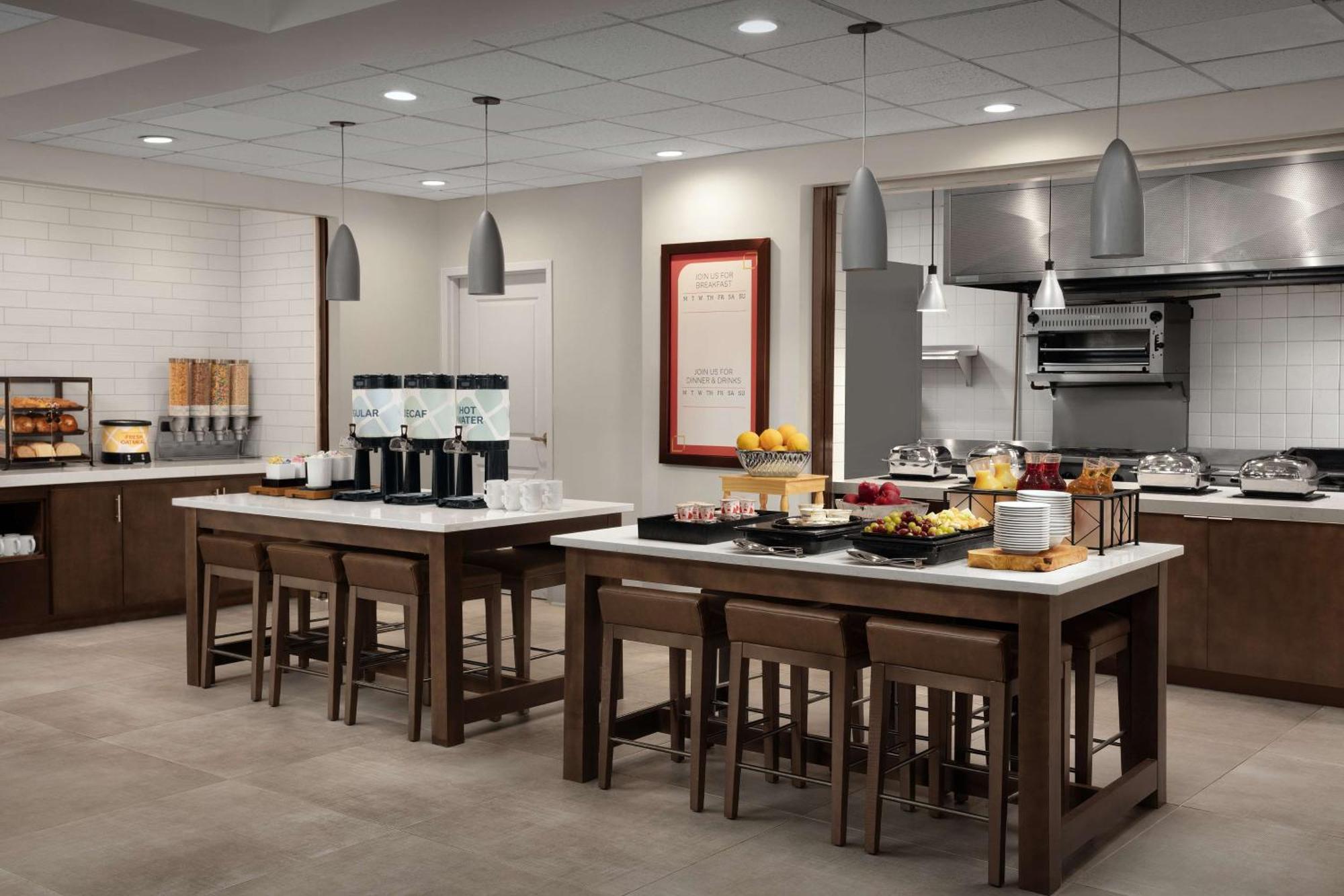Hilton Garden Philadelphia-fort Washington Hotel 3*
