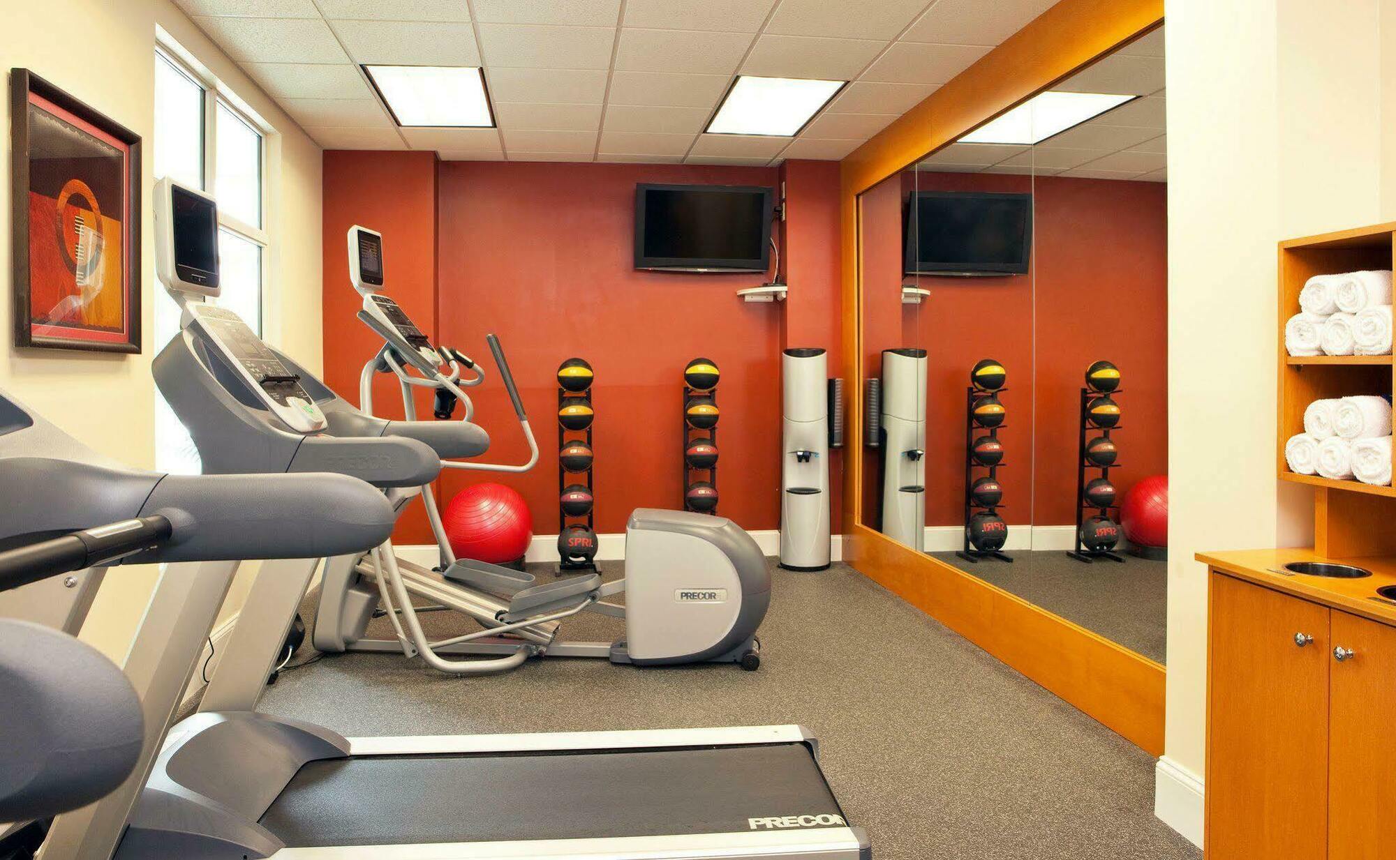 Hilton Garden Philadelphia-fort Washington Hotel 3*